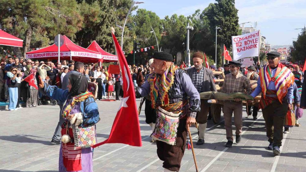 Cumhuriyet’in 100’üncü yılı Burdur'da heyecan ve coşkuyla kutlandı