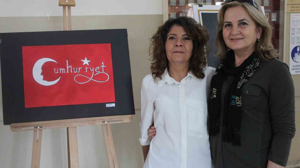 Cumhuriyeti ve Atatürk’ü temalı Ebru Sanatı serginin açılışı yapıldı