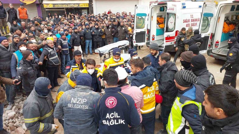 Depremde 51 kişinin öldüğü Furkan Apartmanı’nın  duruşması 8 Aralık tarihine ertelendi