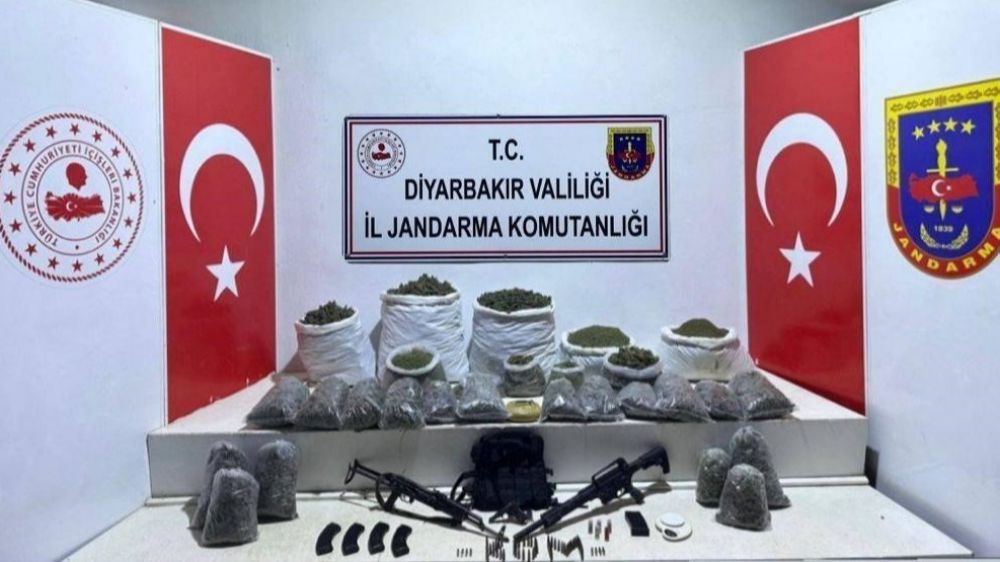 Diyarbakır Lice operasyonunda yasaklı madde ,silah ve mermiler ele geçirildi.