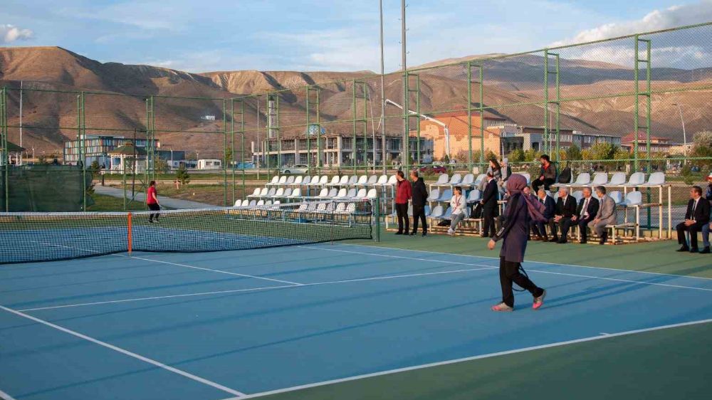 EBYÜ’de kadınlar arası Kort Tenisi Turnuvası yapıldı