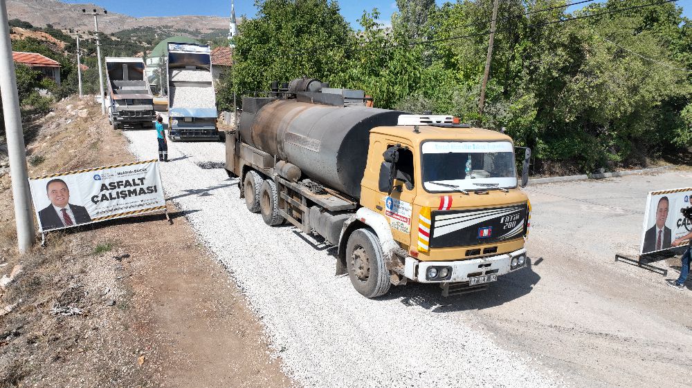 Elmalı Çukurelma yolu asfaltlanıyor