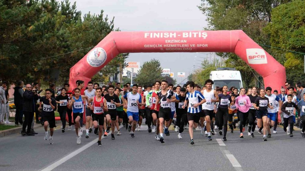 Erzincan' da 100.yıl koşusu