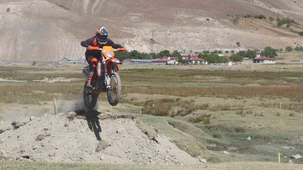 Erzincan’da ı nefes kesen yarışlar 