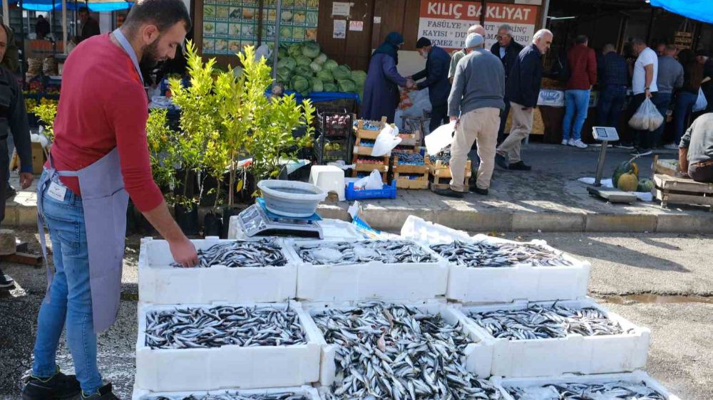 Erzincan’da tezgahlarda hamsi şenliği yaşandı