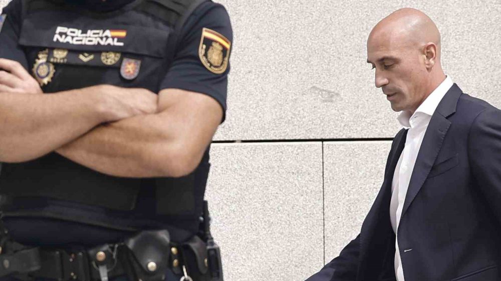FIFA’dan Luis Rubiales’e 3 yıllık ceza haberi geldi