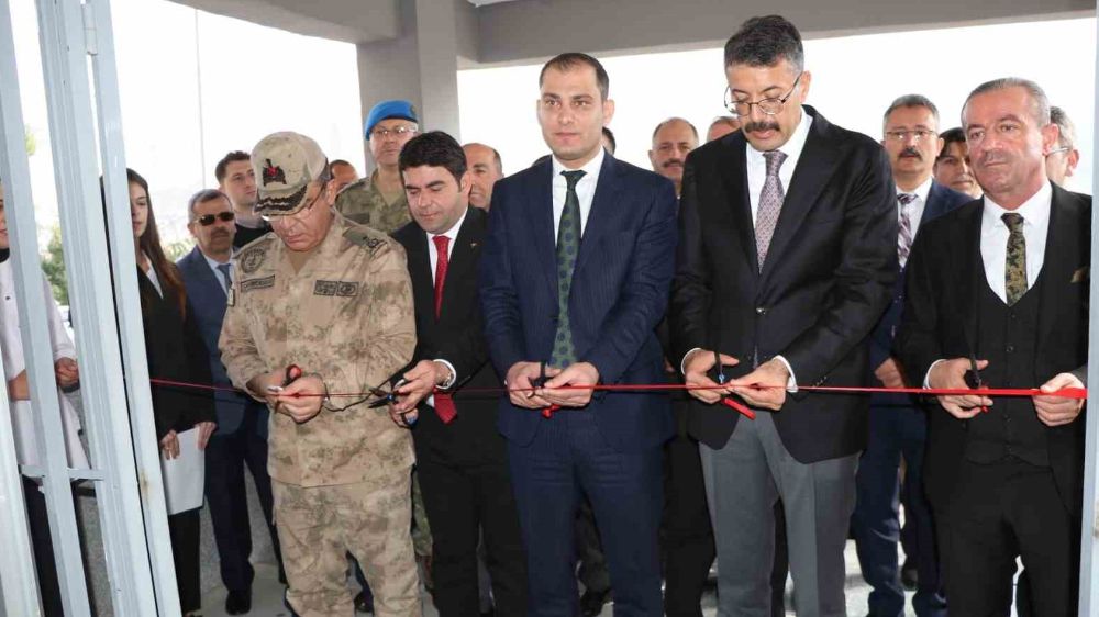 Hakkari’de cumhuriyetin  100. yılı için kutlamalara başladı