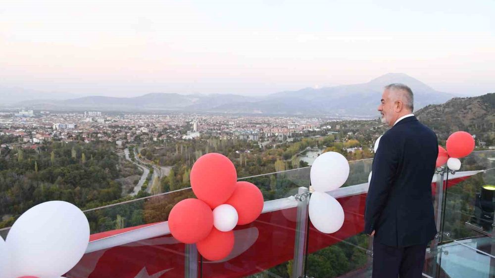 Isparta'da Cam Seyir Terası hizmete açıldı