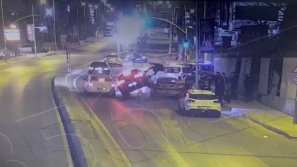 İstanbul’da ilginç kaza kameralara yansıdı 