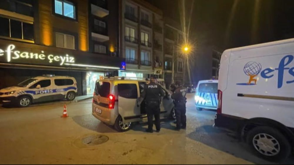 İzmir’de polis uygulamalarında aranan şahıs sayısı belirlendi