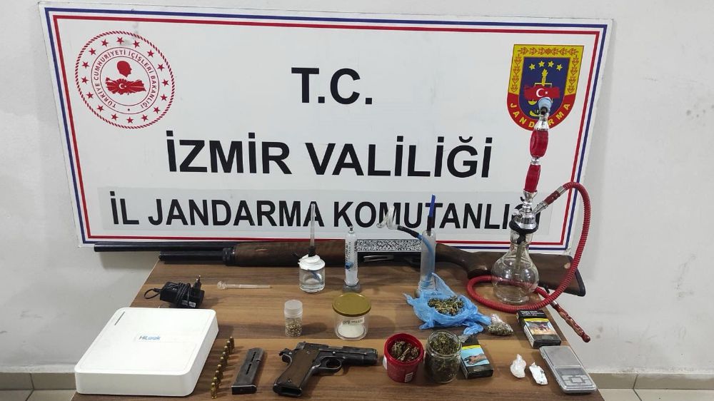 İzmir'in ilçelerinde uyuşturucu operasyonu