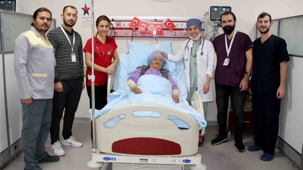 Kayseri Devlet Hastanesinin gururu taburcu oldu 