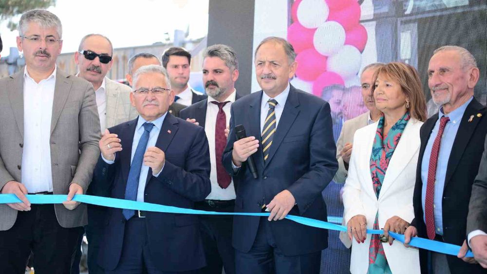 Kayseri’nin Yeni Bilim ve Sanat Merkezi Açılısını Mehmet Özhaseki'nin katılımıyla gerçekleşti