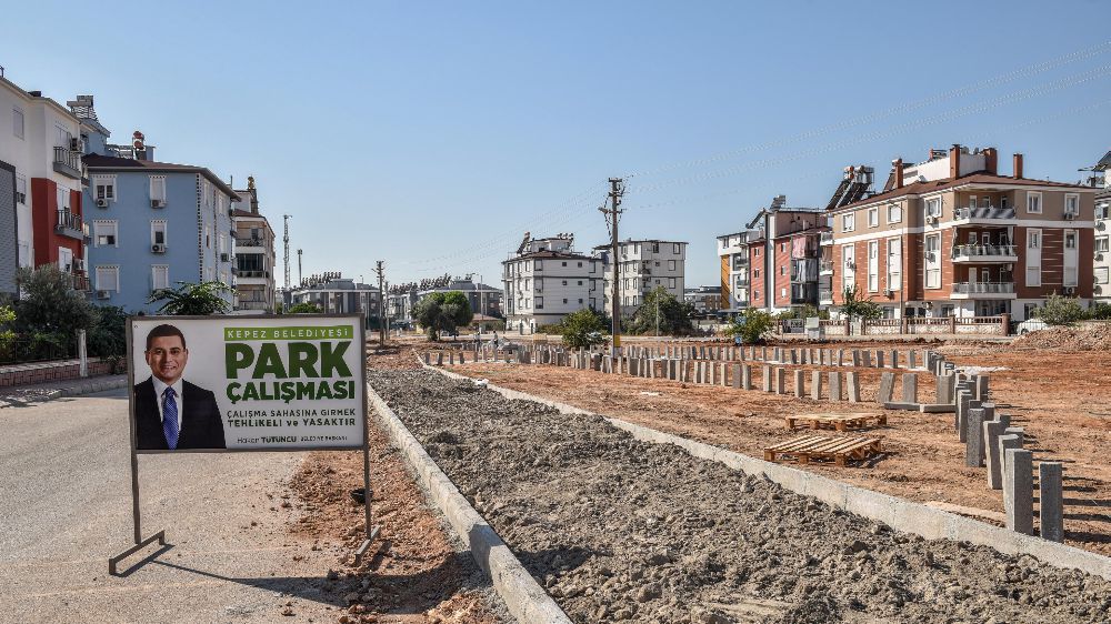 Kepez'de 13 mahalle parkının yapımı başladı