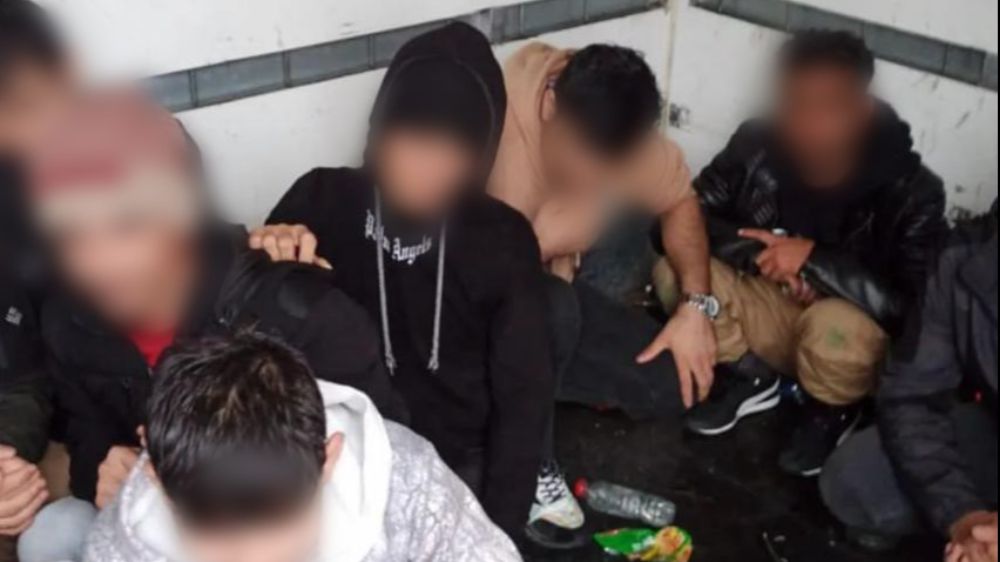 Kırklareli'de kamyonetten kaçak göçmenler yakalandı