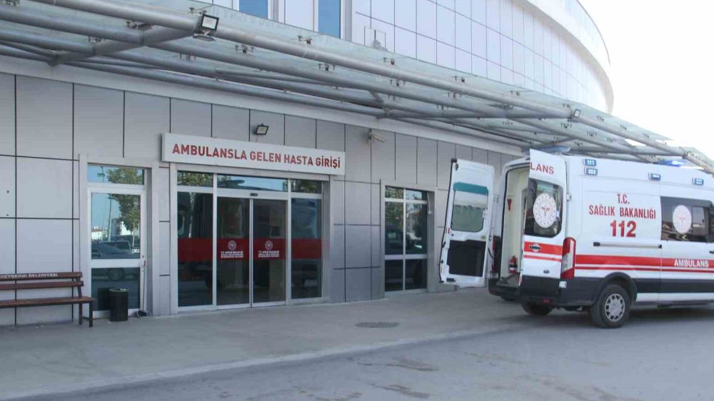 Konya’da 2 katlı evin penceresin düşen çocuk yaralandı