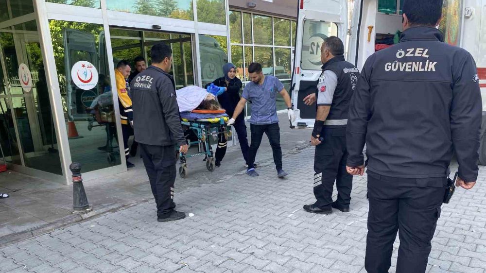 Konya'da minibüs kazası; 2 kişi yaralandı