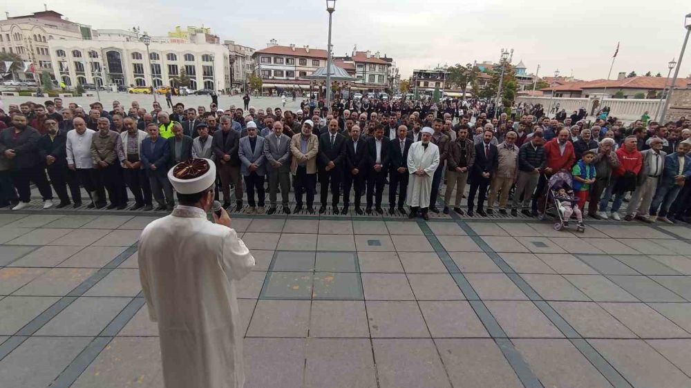 Konya'da saldırı sonucu vefat edenler için dualar edildi