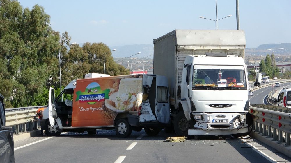 Manavgat'ta zincirleme trafik kazası ucuz atlatıldı