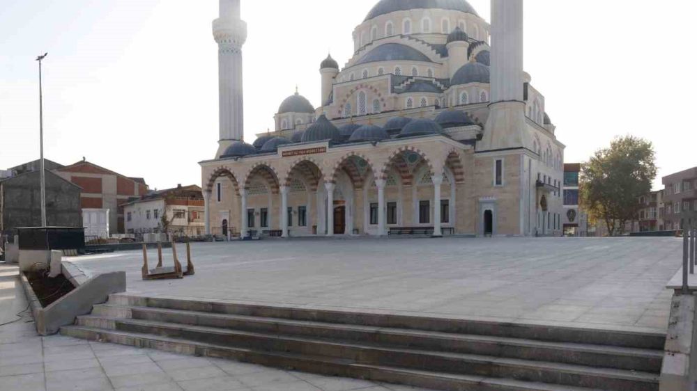 Mehmet Ali Paşa Cami meydan ve otoparkta sona yaklaşılıyor