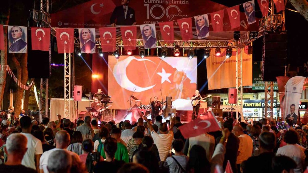 Mersin’de Cumhuriyet kutlamaları devam ediyor 