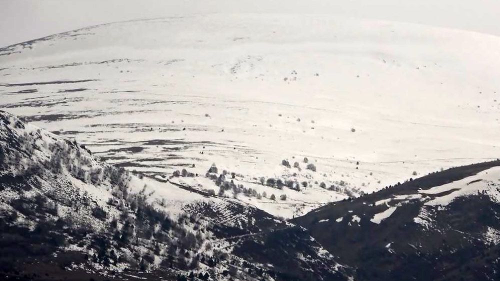 Posof’ta dağlarda mevsimin ilk karı göründü 