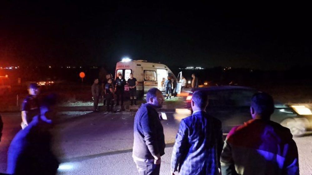  Sakarya'da Hasta taşıyan ambulans ile otomobil çarpıştı: 1 Ağır  2 yaralı