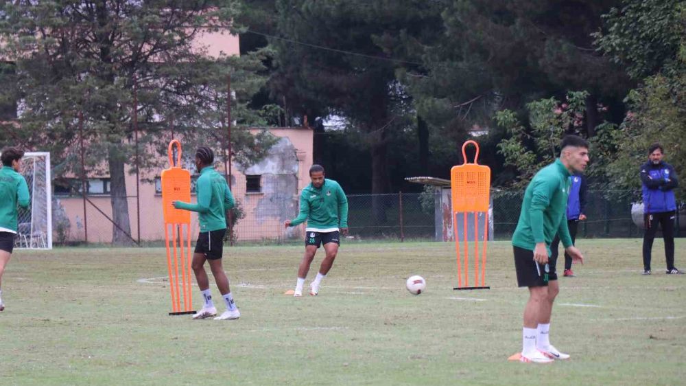 Sakaryaspor, Adanaspor ile olan maçına son gaz hazırlanmaya devam ediyor