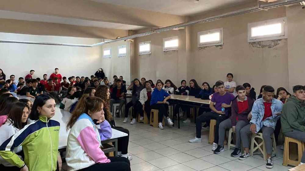 Sarıgöl Hayriye Ertürk Anadolu Lisesi’nden 100. yıl kutlaması