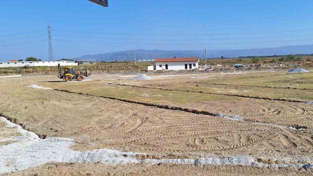 Sazlı Mahallesi’ndeki futbolseverler saha yapımı için sabırsızlanıyor