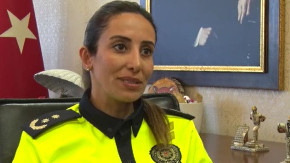 Şehit trafik polisinin kızı babasının mesleğinden ilerliyor 