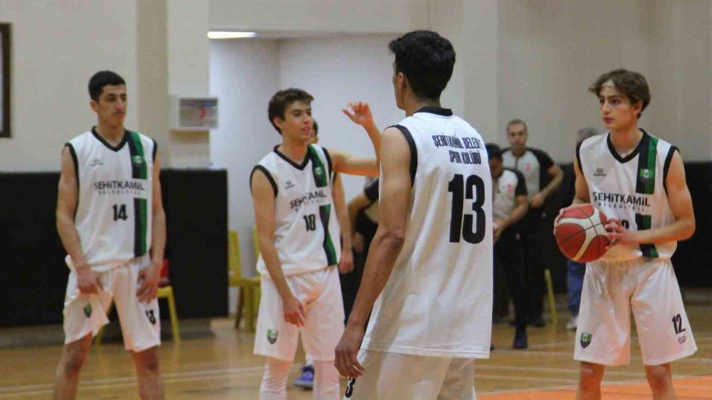 Şehitkamil belediyesi genç sporculara destek veriyor