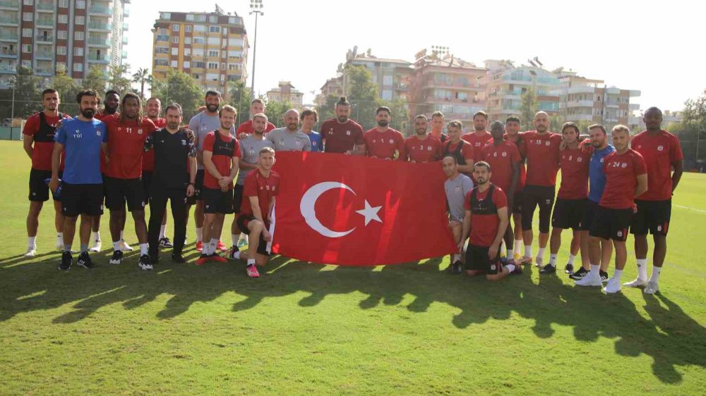 Sivasspor, Cumhuriyet Bayramı'nı idmanda kutladı