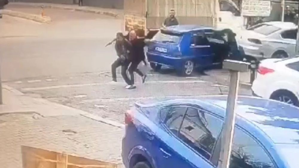 Sokak ortasında birbirlerini vurdular 