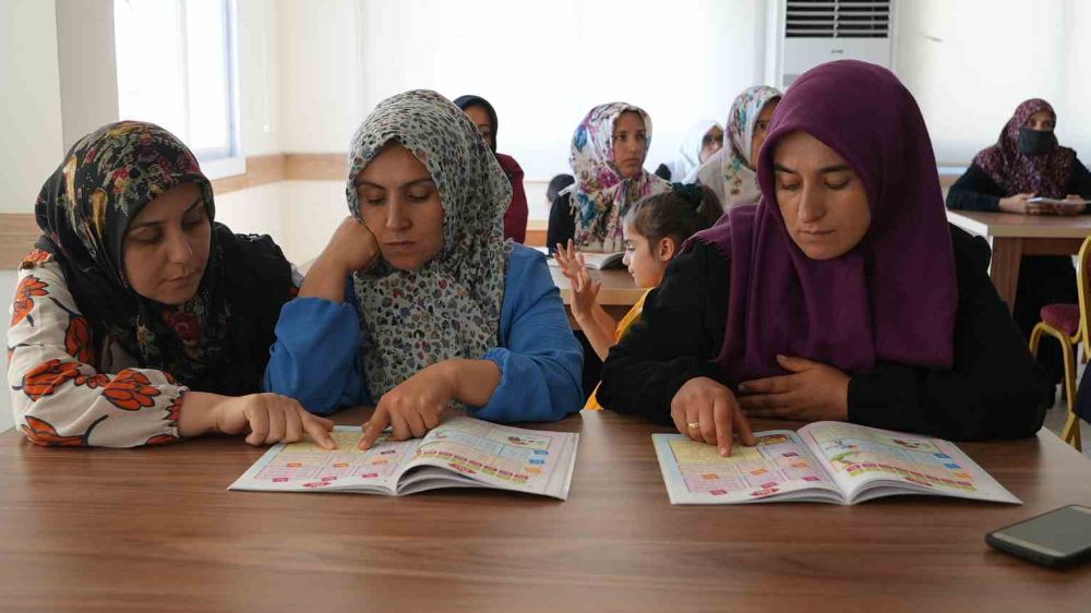 Tarsus Belediyesi'nden kadınların eğitimine tam destek