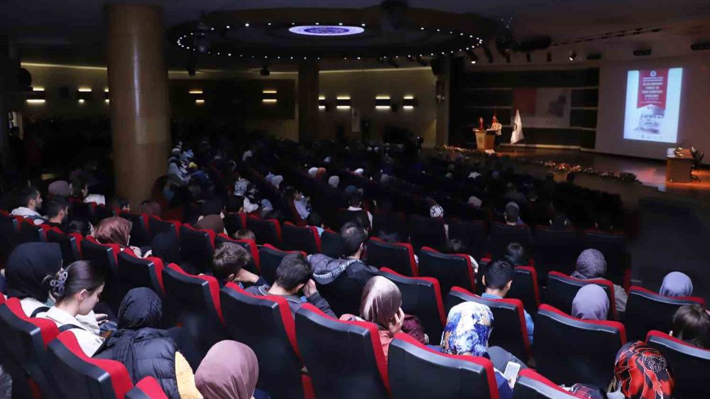 Türkçe ve Türk Edebiyatı Kurultayı, Rektör Prof. Dr. Ömer Çomaklı’nın katılımıyla gerçekleşti