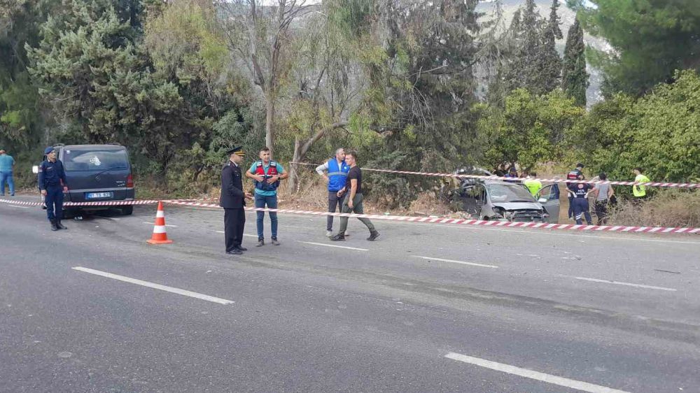 Ula'da korkunç kaza: 4 ölü 1 yaralı