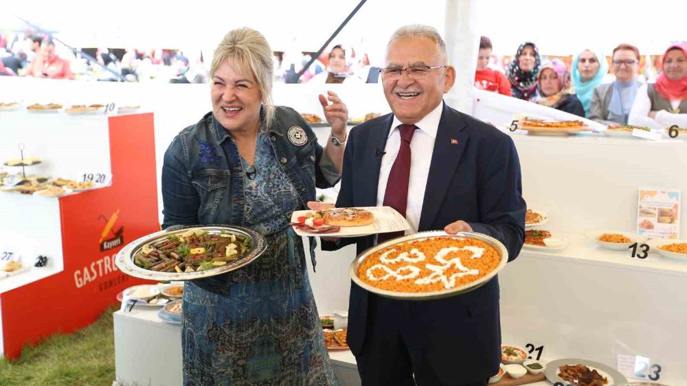 Ünlü şeflerden Kayseri yemeklerine  övgü