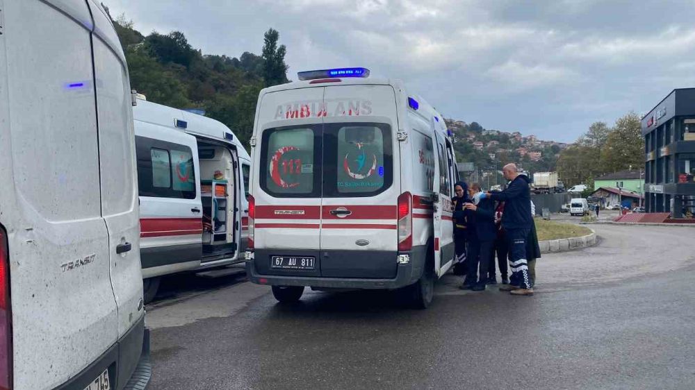 Zonguldak’ta trafik kazası 3 kişi yaralandı