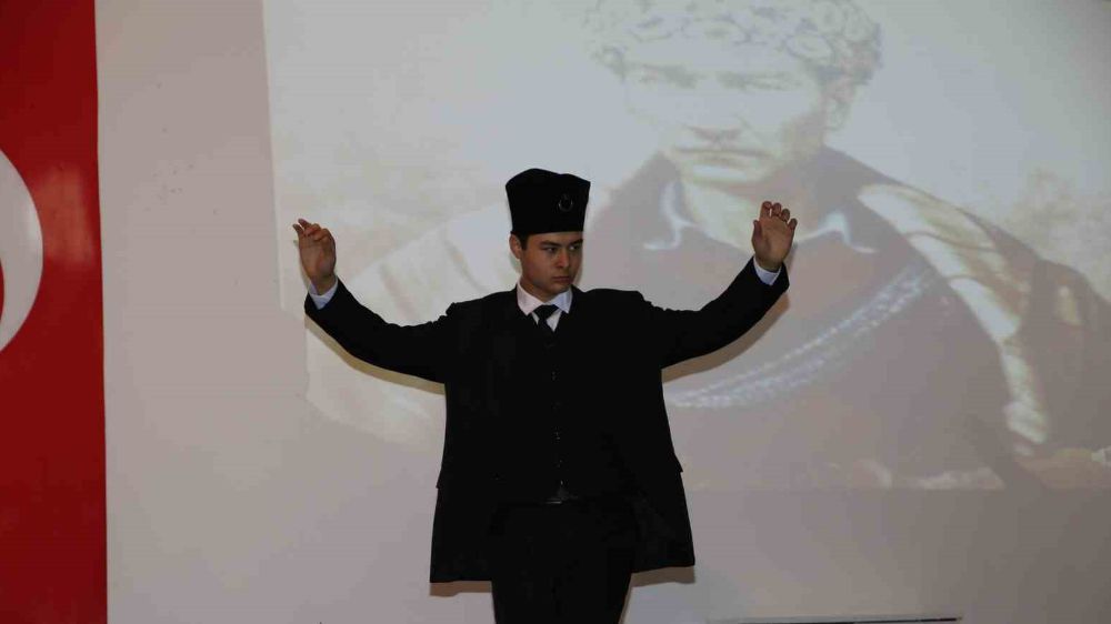 10 Kasım Atatürk'ü anma töreni için duygulandıran program