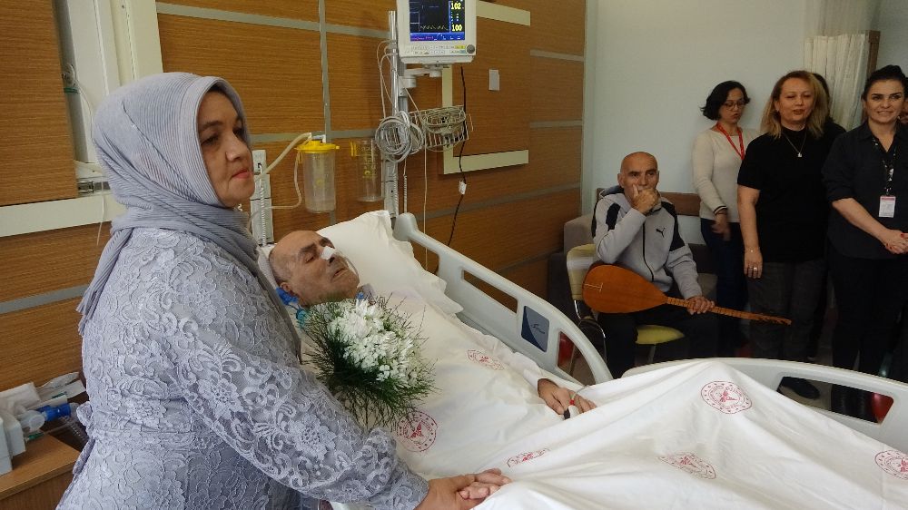 62 yaşındaki hasta, eski karısıyla ikinci baharına tedavi gördüğü hastanede 'evet' dedi