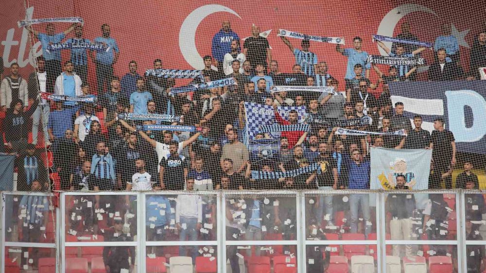 Adana Demirsporlu taraftarlardan takımına destek 