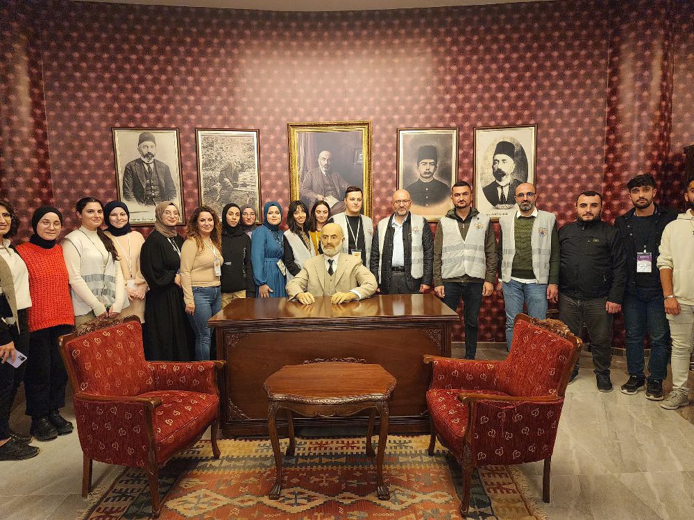 AK Parti Burdur Milletvekilleri, öğrencilerle buluştu
