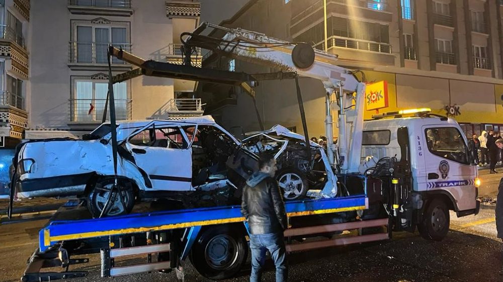 Ankara'da feci kaza! 5 kişi yaralandı