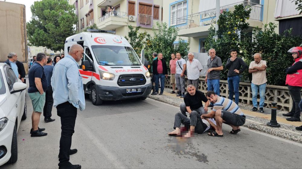 Antalya'da alacak verecek kavgası kanlı bitti: 1’i ağır 3 kişi yaralandı