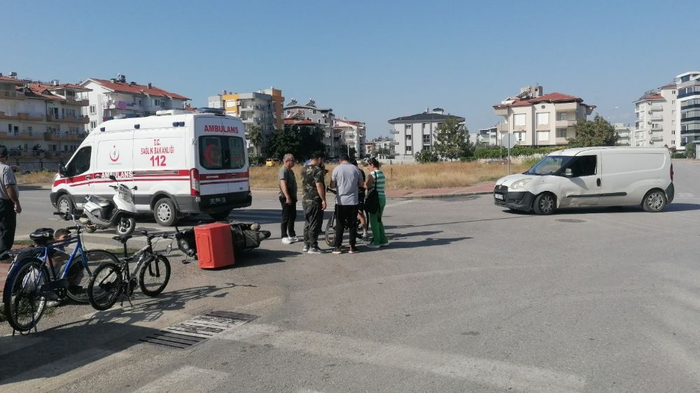 Antalya'da kaza sürücü yaralandı | Antalya haber