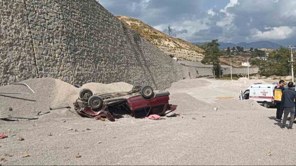 Antalya'da korkunç kaza;4 yaralı