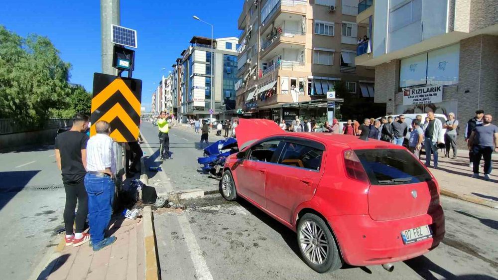 Antalya’da korkutan araba kazası: 6 yaralı