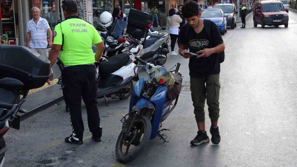 Antalya'da motosiklet sürücüsüne ceza 