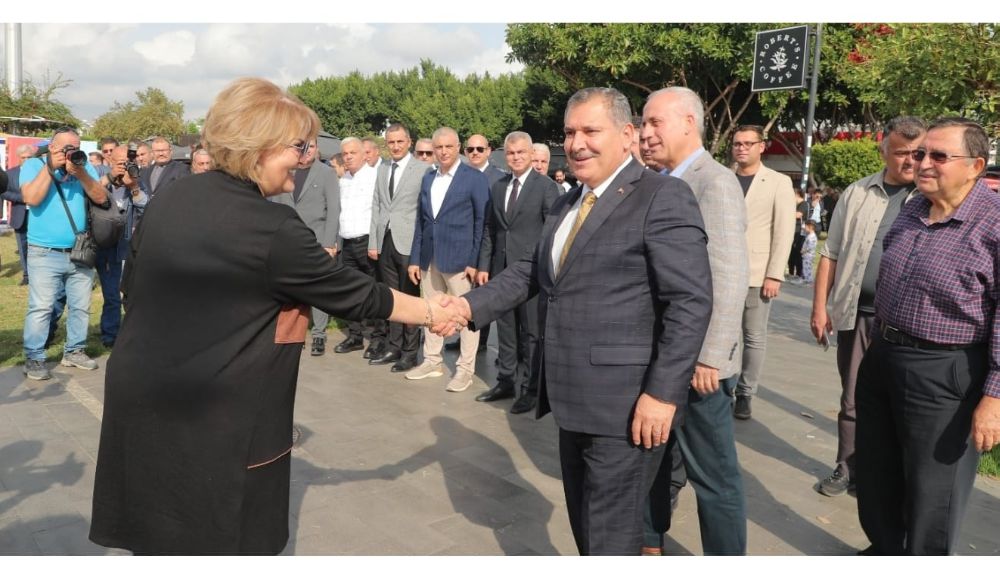 Antalya İl Emniyeti Konyaaltı Kent Meydanı’nda  Kermes Etkinliği gerçekleştirdi 